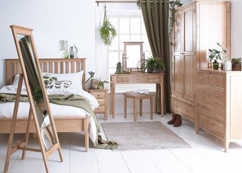 Natalie Light Oak Bedroom