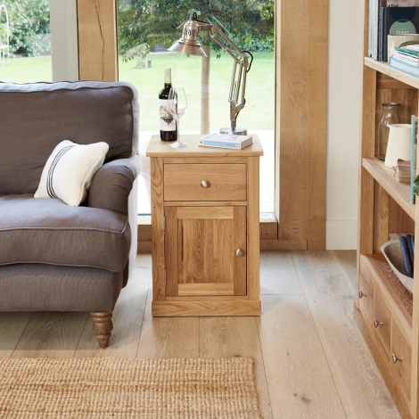 COR10C - Mobel Oak One Door one Drawer Lamp Table
