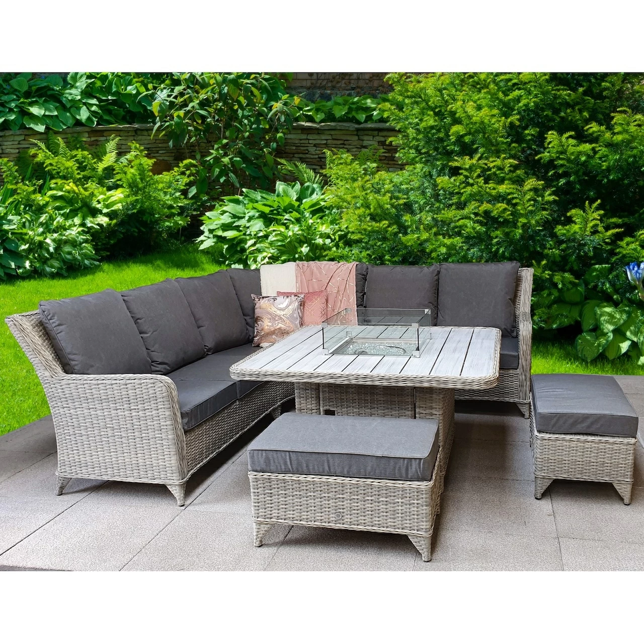 Outdoor corner discount sofa dining