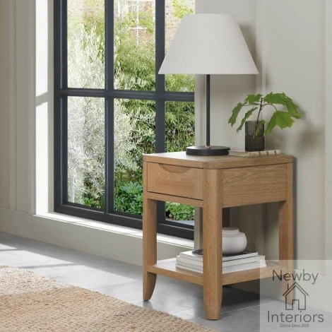 Chester Oak Lamp Table (2801-04)