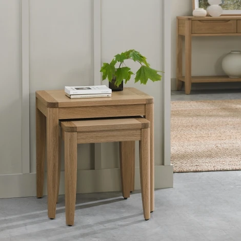 Chester Oak Nest of Lamp Tables (2801-07)