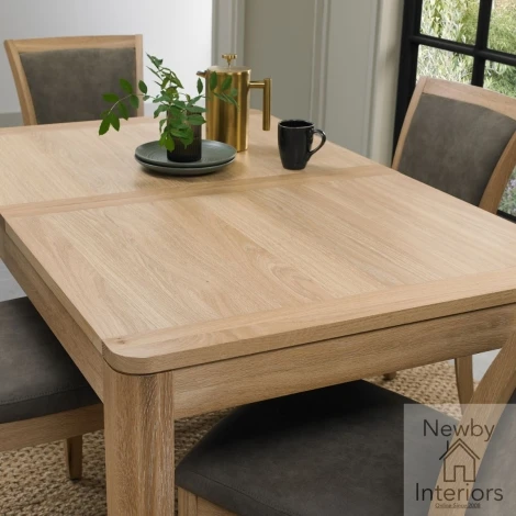 Chester Oak 4-6 Extension Dining Table (2801-2)